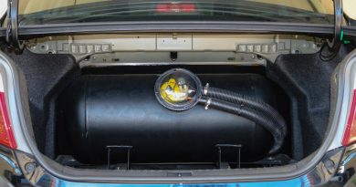 Masz auto z LPG? Sprawdź, czy jest ta naklejka. Za brak zapłacisz krocie