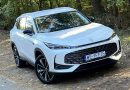 MG HS Hybrid+. Nowy hybrydowy SUV z Chin ma polskie ceny i zaczyna od promocji