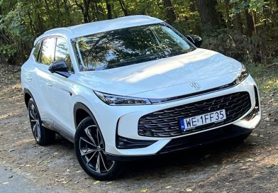 MG HS Hybrid+. Nowy hybrydowy SUV z Chin ma polskie ceny i zaczyna od promocji