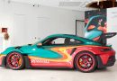 To Porsche 911 GT3 zaprojektowała Dua Lipa. Robiło furorę w Goodwood. Możesz je kupić