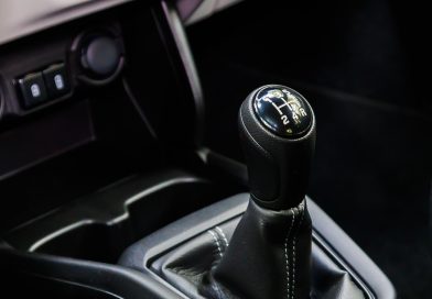 Codzienne nawyki mogą zniszczyć skrzynię biegów. Te czynności robimy automatycznie, a nie powinniśmy