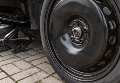 Raport Inspekcji Handlowej: siedem na 10 podnośników samochodowych z wadami