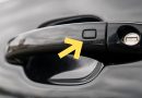 Tajemniczy przycisk na klamce drzwi auta. Nawet doświadczeni kierowcy o tym zapominają