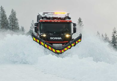 Sprzęt drogowców na najcięższą zimę. Duży pług nie zawsze wystarczy