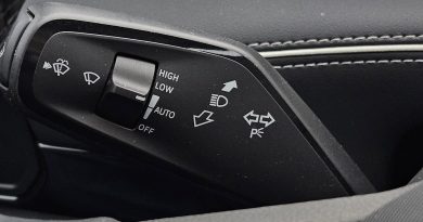 Zimą wyłącz tę funkcję w swoim samochodzie. Może narobić więcej szkód niż pożytku