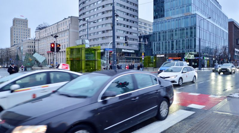 Nie będzie zakazu aut spalinowych po 2035 r.? UE „otwiera furtkę”