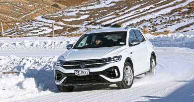 Polacy chcą mandatów za jazdę na oponach letnich zimą? Wyniki nowego sondażu zaskakują