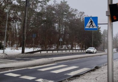 Nowy fotoradar Traffistar SR39 stanął przy DK 11. Od kilku dni robi zdjęcia