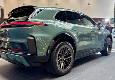 Widziałem nowe Porsche Cayenne Electric Turbo. Ma osiągi superauta, zakrzywiony ekran i płetwy