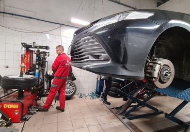 Czy to pora na zmianę opon? Wielu kierowców już o tym, nie myśli