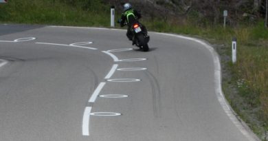 Kolejny kraj maluje okręgi na swoich drogach. Po co?