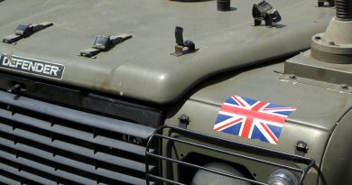 Emerytura po 70 latach służby? Brytyjska armia pozbywa się kultowych Land Roverów