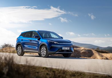 Nowy BYD Atto 3 Evo daje wielką moc za niewielkie pieniądze. To rodzinna rakieta