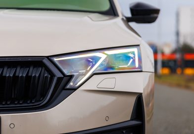 W salonach dużo się dzieje. Są przetasowania. Które auta Polacy kupują dziś najczęściej?