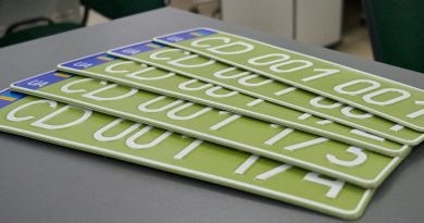 Oliwkowe tablice rejestracyjne w Ukrainie. Rosja bez pierwszego kodu