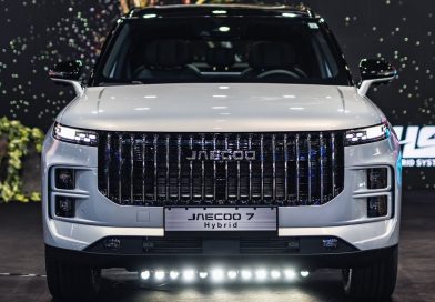 Jaecoo 7 ze zwykłą hybrydą już tu jest. Ceny też są. Można się było takich spodziewać