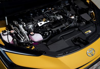 Toyota obniża ceny kultowej hybrydy. Ta generacja ma ciekawy napęd