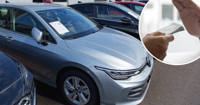 Już od 2027 r. za gotówkę nie kupisz nawet używanego auta. Są wyjątki od tej reguły