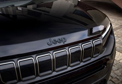 Nowa wersja specjalna Jeepa Avengera. Black Edition jest produkowany w Tychach