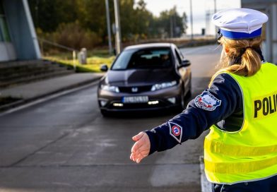 Każdy kierowca będzie musiał wozić w aucie trzy, a nie dwie rzeczy. Zmiany już w czerwcu