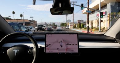 System FSD w Tesli dopuszczony w pierwszym kraju UE. Jazda bez rąk na kierownicy