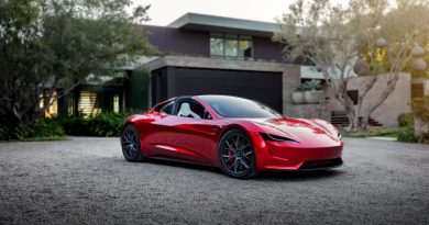 Elon Musk znów rozczarował czekających na nową Teslę. Rezerwacje na nią ruszyły 9 lat temu