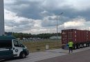 Transport zatrzymany na S7 przeładowany do granic możliwości. To jak dwa transporty