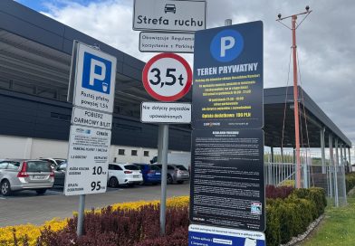 Trzy sklepy, jeden parking i dwie strefy. Na Okęciu jeden fałszywy ruch oznacza wysoką karę