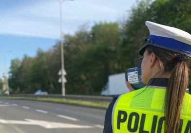 Policjanci często stają za znakiem D-42. W Boże Ciało mogą posypać się mandaty