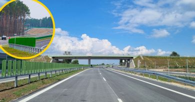 Zielone listwy na barierach drogowych mają swoją funkcję. To banalnie proste rozwiązanie
