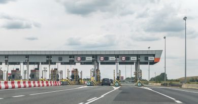 Płatność telefonem na bramkach autostradowych. Kierowcy powinni uważać