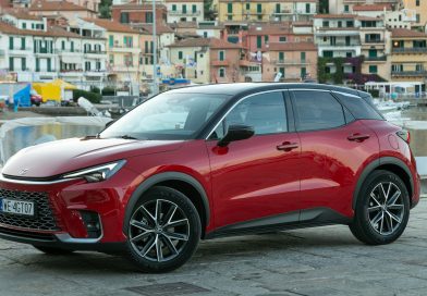 Jeden dzień z Lexusem LBX. Ile premium mieści się w kompaktowym formacie?