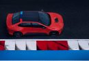 Takie będzie nowe BMW M3. Obok postawiono klasyczne E30
