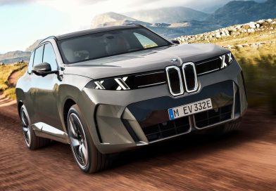 BMW znów wkłada kij w mrowisko. Nowe X5 świeci iksami i samo zamyka drzwi