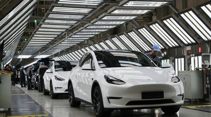 Tesla przyspiesza w Chinach. Sprzedaż wzrosła, ale BYD depcze po piętach