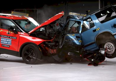 Test IIHS obala mit o bezpieczeństwie starych aut. Każdy powinien go obejrzeć