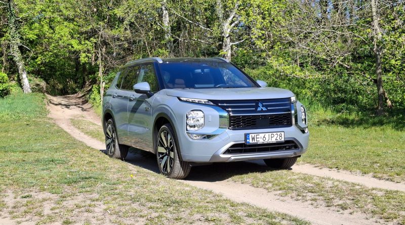 Mitsubishi Outlander wraca po latach. Komfort, moc i oszczędna jazda w mieście