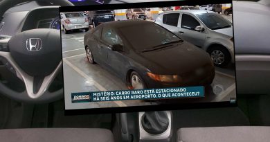 Ta Honda stoi przy lotnisku od sześciu lat. Kierowca zniknął, a opłaty wciąż rosną