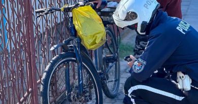 Nie każdy rowerzysta musi jeździć w kasku. Ale każdy musi mieć w rowerze kilka rzeczy