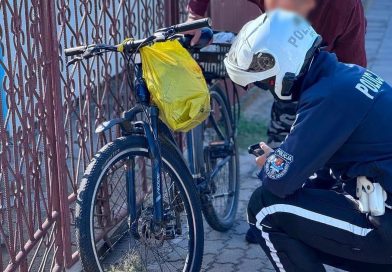 Nie każdy rowerzysta musi jeździć w kasku. Ale każdy musi mieć w rowerze kilka rzeczy