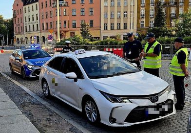 Kontrole taksówek i przewozów na aplikację ujawniły skalę problemu. Setki nieprawidłowości i kierowcy bez uprawnień