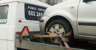 ADAC ostrzega przed oszustami udającymi pomoc drogową. Wskazuje na Polskę