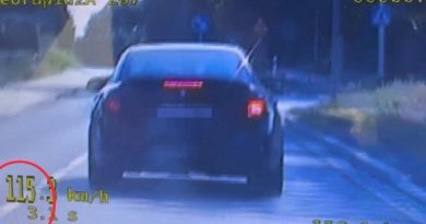19-latka w BMW chciała się popisać. Nie wiedziała, kto za nią jedzie