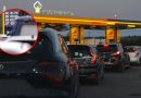 Paliwowe dylematy Rosjan.”Do jakich aut wolno wlać paliwo zdobyte na stacji?”