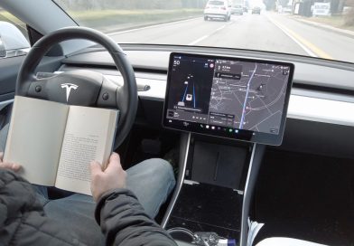 Tesla dostała zgodę na autonomiczną jazdę po Czechach. Czas na Polskę?