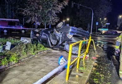 Pijany dachował w samym centrum miasta. Policja zastała straszny widok