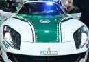Nowy radiowóz policji z Dubaju. To Ferrari od Mansory