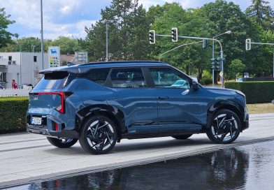 Kia Seltos ma pełny polski cennik. To benzynowy SUV w rozmiarze C. Którą wersję wybrać?