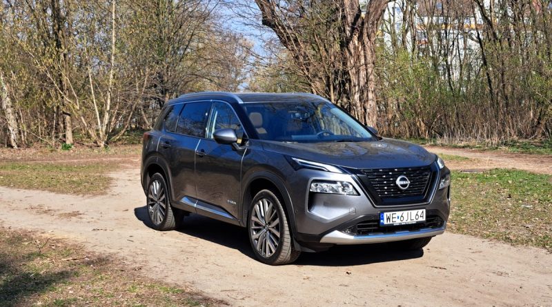 Japoński SUV z napędem e-4ORCE kusi wnętrzem premium. Sprawdziliśmy spalanie i cenę
