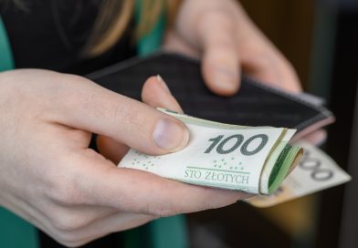 Tylu Polaków stać na posiadanie auta. Wyprzedzamy Niemców, Szwedów i Norwegów